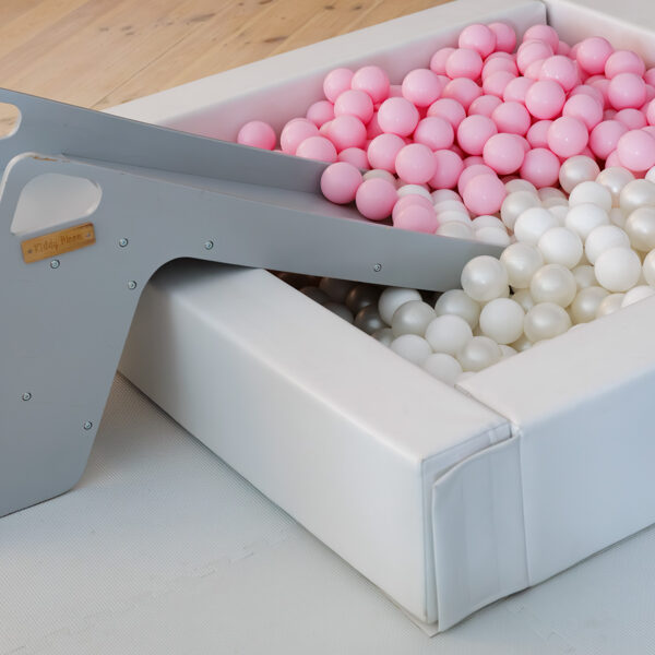 Bumbu baseins ar slidkalniņu 65e